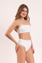 Cargar imagen en el visor de la galería, Image 04: Rio De Sol Bragas Bottom Memphis-White Hotpants
