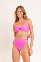 Cargar imagen en el visor de la galería, Image 06: Rio De Sol Conjunto Set Vita-Pink Twist Highwaist-Spin
