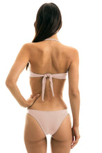 Cargar imagen en el visor de la galería, Model Back: Rio De Sol Bragas Bottom Essence Bandeau