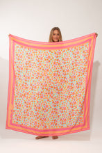 Cargar imagen en el visor de la galería, Model Front: Rio De Sol Pareo Ditsy-Sky Canga