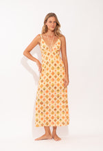 Cargar imagen en el visor de la galería, Model Front: Rio De Sol Vestido De Playa Mosaico Saida Yara
