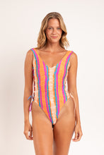 Cargar imagen en el visor de la galería, Model Front: Rio De Sol Una Pieza Stripes Zoe