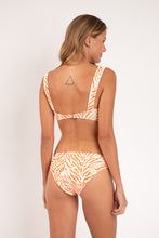 Cargar imagen en el visor de la galería, Model Back: Rio De Sol Bragas Bottom Sahari Essential-Comfy