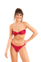 Cargar imagen en el visor de la galería, Image 04: Rio De Sol Conjunto Set Shimmer-Divino Bandeau-Joy Essential