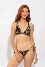 Cargar imagen en el visor de la galería, Model Front: Rio De Sol Sostén Top Flora Alba