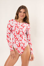 Cargar imagen en el visor de la galería, Model Front: Wednesday In Hawaii By Rio De Sol Una Pieza Pua-Hibiscus Surf