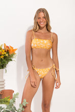 Cargar imagen en el visor de la galería, Model Front: Rio De Sol Bragas Bottom Sunny-Forest Ibiza-Comfy