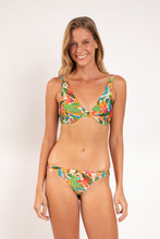 Cargar imagen en el visor de la galería, Model Front: Rio De Sol Bragas Bottom Tropical Nice