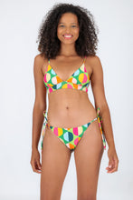 Cargar imagen en el visor de la galería, Model Front: Rio De Sol Bragas Bottom Garden-City Ibiza