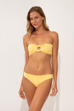 Cargar imagen en el visor de la galería, Model Front: Wednesday In Hawaii By Rio De Sol Conjunto Set Lilikoi Lani Waikiki