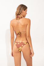 Cargar imagen en el visor de la galería, Model Back: Wednesday In Hawaii By Rio De Sol Bragas Bottom Pua-Coco-Lilikoi Oahu