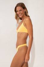 Cargar imagen en el visor de la galería, Image 04: Wednesday In Hawaii By Rio De Sol Sostén Top Lilikoi Hana
