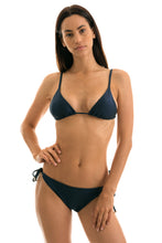 Cargar imagen en el visor de la galería, Model Front: Rio De Sol Conjunto Shark Inv Comfort
