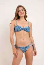 Cargar imagen en el visor de la galería, Model Front: Rio De Sol Conjunto Set Chuva Bandeau-Joy Italy
