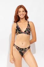 Cargar imagen en el visor de la galería, Model Front: Rio De Sol Bragas Bottom Flora Essential-Comfy