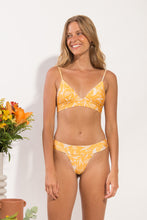 Cargar imagen en el visor de la galería, Model Front: Rio De Sol Bragas Bottom Sunny-Forest Rio-Cos