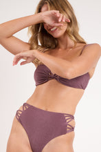 Cargar imagen en el visor de la galería, Image 07: Rio De Sol Conjunto Set Malibu-Ebano Bandeau-Iris Highwaist-Spin-Iris