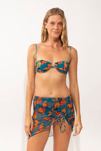 Cargar imagen en el visor de la galería, Model Front: Rio De Sol Falda De Playa Luma Mini Skirt Ruched