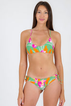 Cargar imagen en el visor de la galería, Model Front: Rio De Sol Bragas Bottom Green-Bloom Madrid