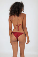 Cargar imagen en el visor de la galería, Model Back: Rio De Sol Sostén Top Shimmer-Divino Tri-Rope