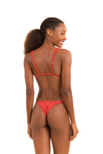 Cargar imagen en el visor de la galería, Model Back: Rio De Sol Conjunto Set Malibu-Chili Tri-Duo Mini-Duo