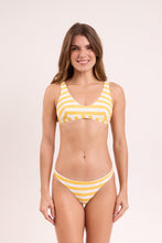 Cargar imagen en el visor de la galería, Model Front: Rio De Sol Conjunto Set Sunshine Hera Leblon