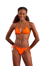 Cargar imagen en el visor de la galería, Model Front: Rio De Sol Sostén Top Dots-Orange Frufru