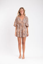 Cargar imagen en el visor de la galería, Model Front: Rio De Sol Mini Dress Leopard Mini Dress