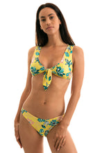 Cargar imagen en el visor de la galería, Model Front: Rio De Sol Conjunto Florescer Highleg