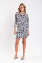 Cargar imagen en el visor de la galería, Model Front: Rio De Sol Vestido Camidero Ikat Chemise