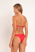 Cargar imagen en el visor de la galería, Model Back: Rio De Sol Sostén Top Microfibra-Chic-Red Bandeau-Joy