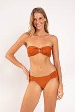 Cargar imagen en el visor de la galería, Image 05: Rio De Sol Conjunto Set Ferrugo Mavi Baobi