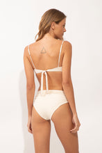 Cargar imagen en el visor de la galería, Model Back: Rio De Sol Conjunto Set Malibu-Natural Zaya Amy