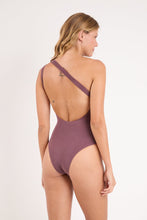 Cargar imagen en el visor de la galería, Model Back: Rio De Sol Una Pieza Malibu-Ebano Sienna