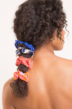 Cargar imagen en el visor de la galería, Image 02: Rio De Sol Accesorios Para El Cabello Malibu-Nina Scrunchie