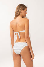 Cargar imagen en el visor de la galería, Model Back: Rio De Sol Conjunto Set Linea-White Dora Essential-Comfy