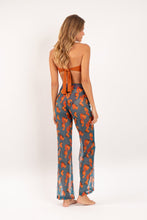 Cargar imagen en el visor de la galería, Model Back: Rio De Sol Pantalones De Playa Luma Pants Lana