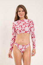 Cargar imagen en el visor de la galería, Model Front: Wednesday In Hawaii By Rio De Sol Sostén Top Pua-Hibiscus Reef