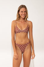 Cargar imagen en el visor de la galería, Model Front: Wednesday In Hawaii By Rio De Sol Conjunto Set Kiko-Coco Hana Sunset