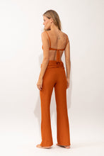 Cargar imagen en el visor de la galería, Model Back: Rio De Sol Pantalones De Playa Ferrugo Murana Pants