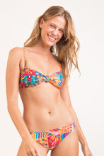 Cargar imagen en el visor de la galería, Image 05: Rio De Sol Conjunto Set Love-Trip Bandeau-Joy Essential-Comfy
