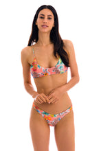 Cargar imagen en el visor de la galería, Model Front: Rio De Sol Bragas Bottom Frutti Essential