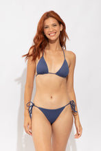 Cargar imagen en el visor de la galería, Model Front: Rio De Sol Bragas Bottom Carmel-Blue Cheeky-Micro