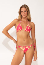Cargar imagen en el visor de la galería, Model Front: Wednesday In Hawaii By Rio De Sol Bragas Bottom Pua-Guava Kaleia-Comfy