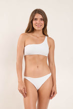 Cargar imagen en el visor de la galería, Model Front: Rio De Sol Sostén Top Sand-White Kora