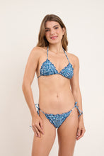 Cargar imagen en el visor de la galería, Model Front: Rio De Sol Sostén Top Chuva Frufru