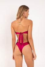 Cargar imagen en el visor de la galería, Model Back: Rio De Sol Sostén Top Shimmer-Desejo Mavi