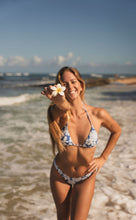 Cargar imagen en el visor de la galería, Image 10: Wednesday In Hawaii By Rio De Sol Sostén Top Pua-Pacifica Kauai