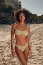 Cargar imagen en el visor de la galería, Image 14: Rio De Sol Sostén Top Brisa-Pistache Sara