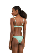 Cargar imagen en el visor de la galería, Model Back: Rio De Sol Sostén Top Malibu-Menta Bandeau-Duo